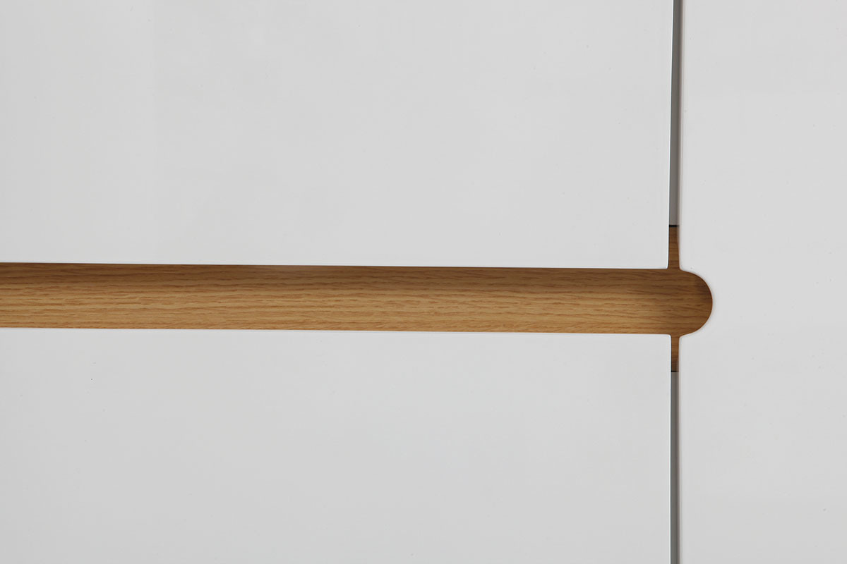 Buffet scandinave blanc laqu� brillant et finition bois clair 2 portes 2 tiroirs L160 cm MELKA