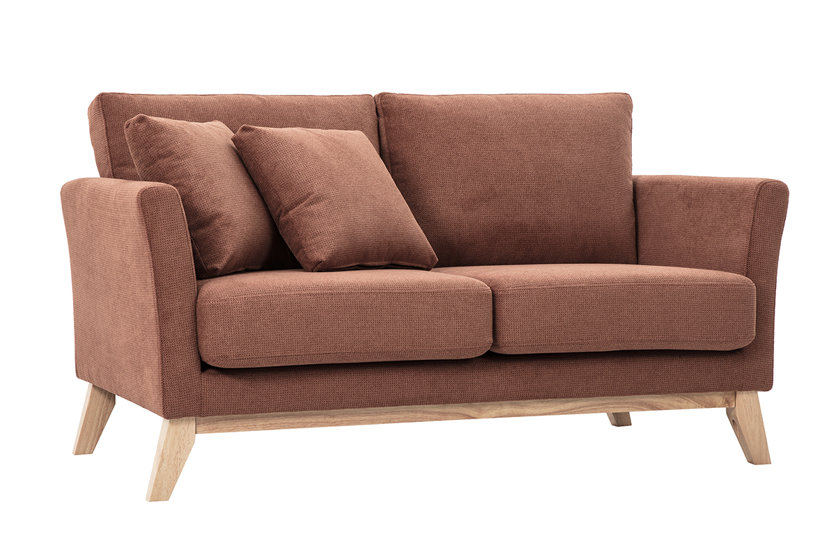 Canap� 2 places scandinave en tissu chenille terre br�l�e et bois clair, vue de 3/4.