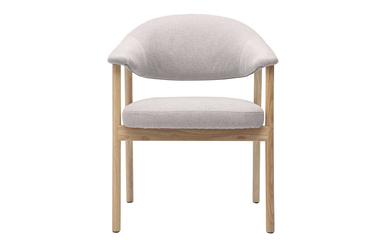 Chaise en tissu effet velours textur� beige avec pieds en bois clair, vue de face.
