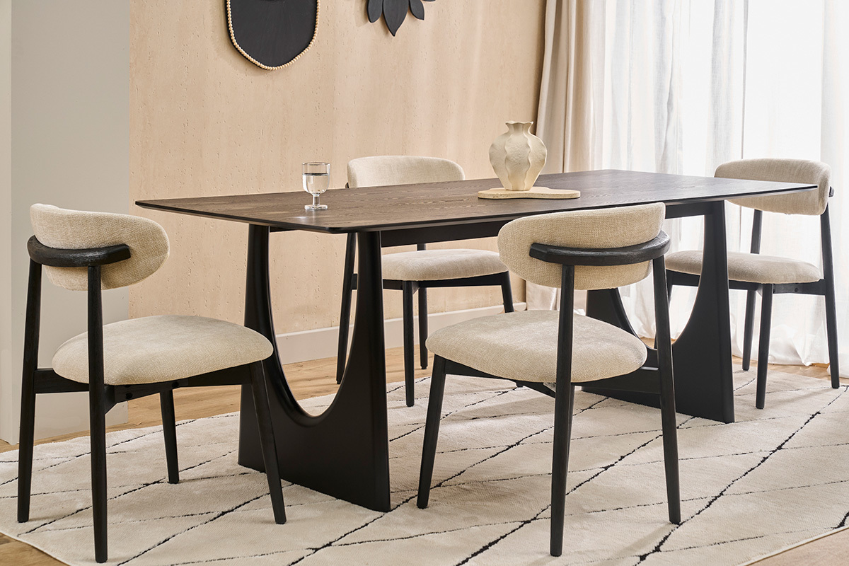 Chaises en tissu effet velours textur� beige et bois noir (lot de 2) SIAME