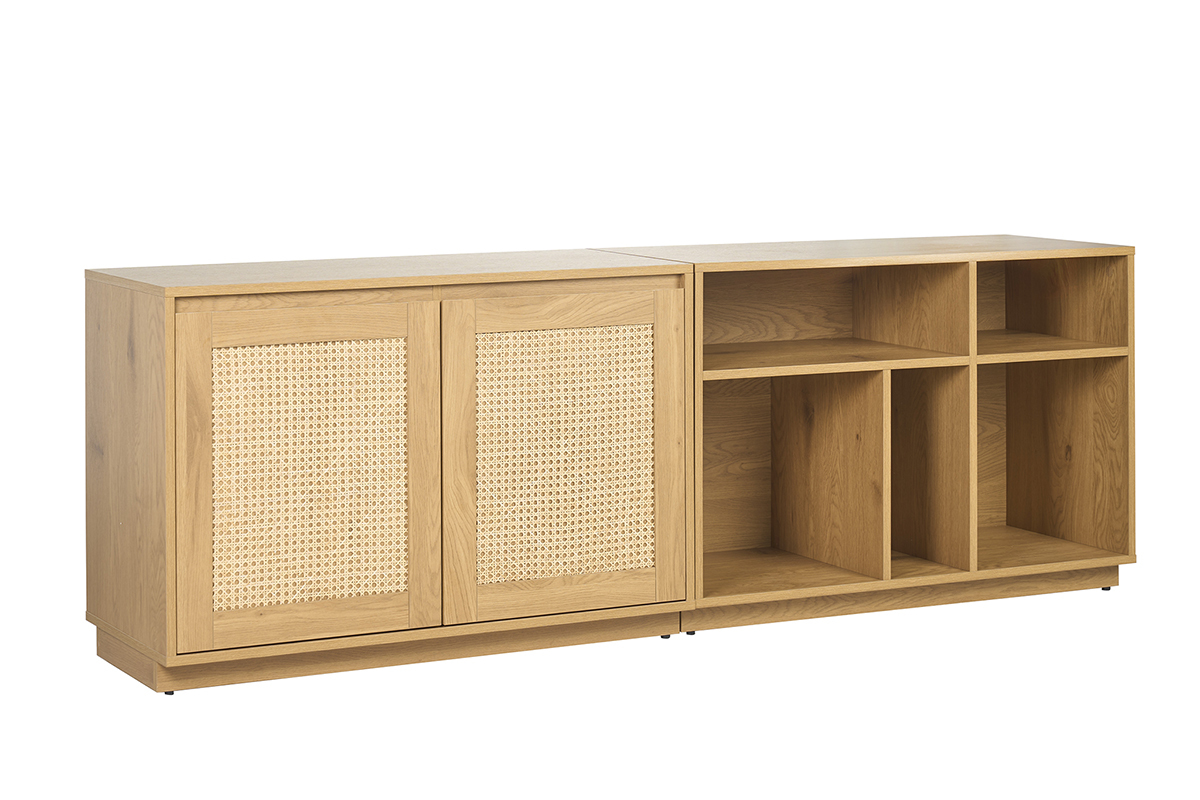 Buffet SEVILLE en bois clair ch�ne avec cannage en rotin, 2 portes et plusieurs niches, vue de 3/4.