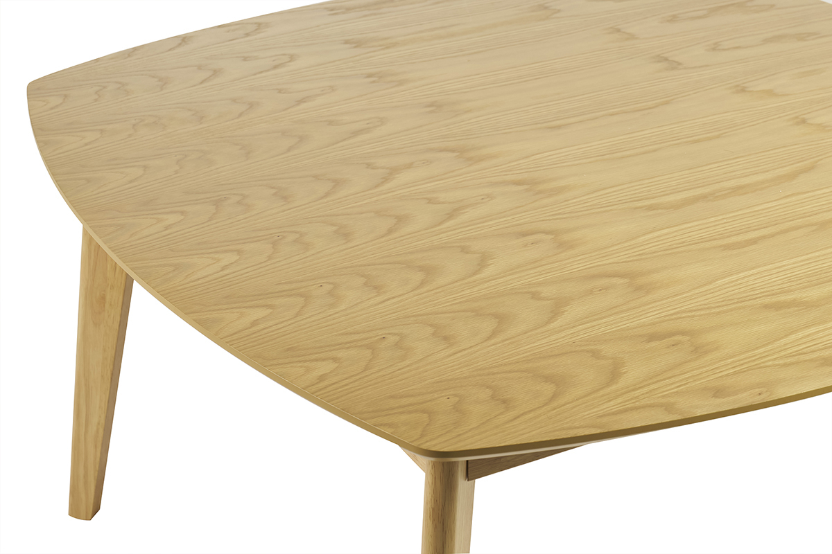 Table carr�e en bois clair avec pieds en bois, vue en angle.