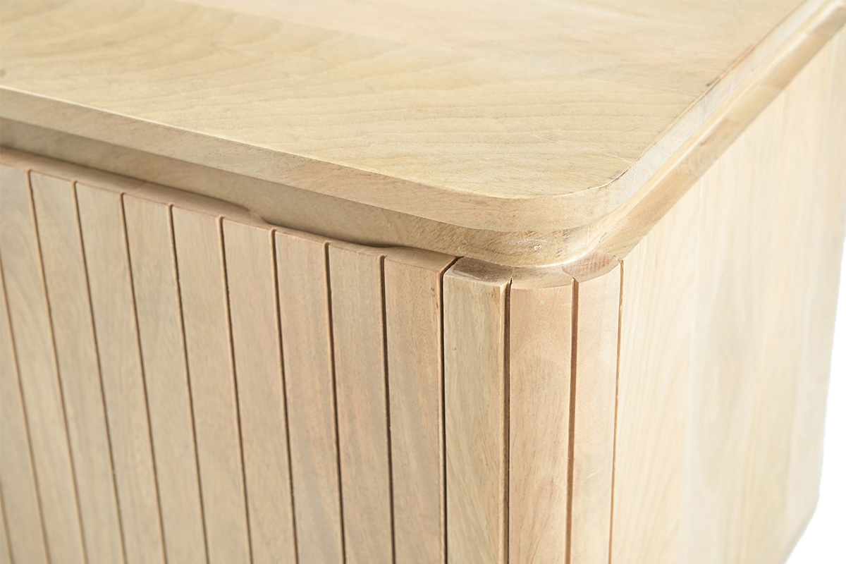 Table de chevet en bois manguier massif avec fa�ade cannel�e, vue en d�tail du sommet et des c�t�s.