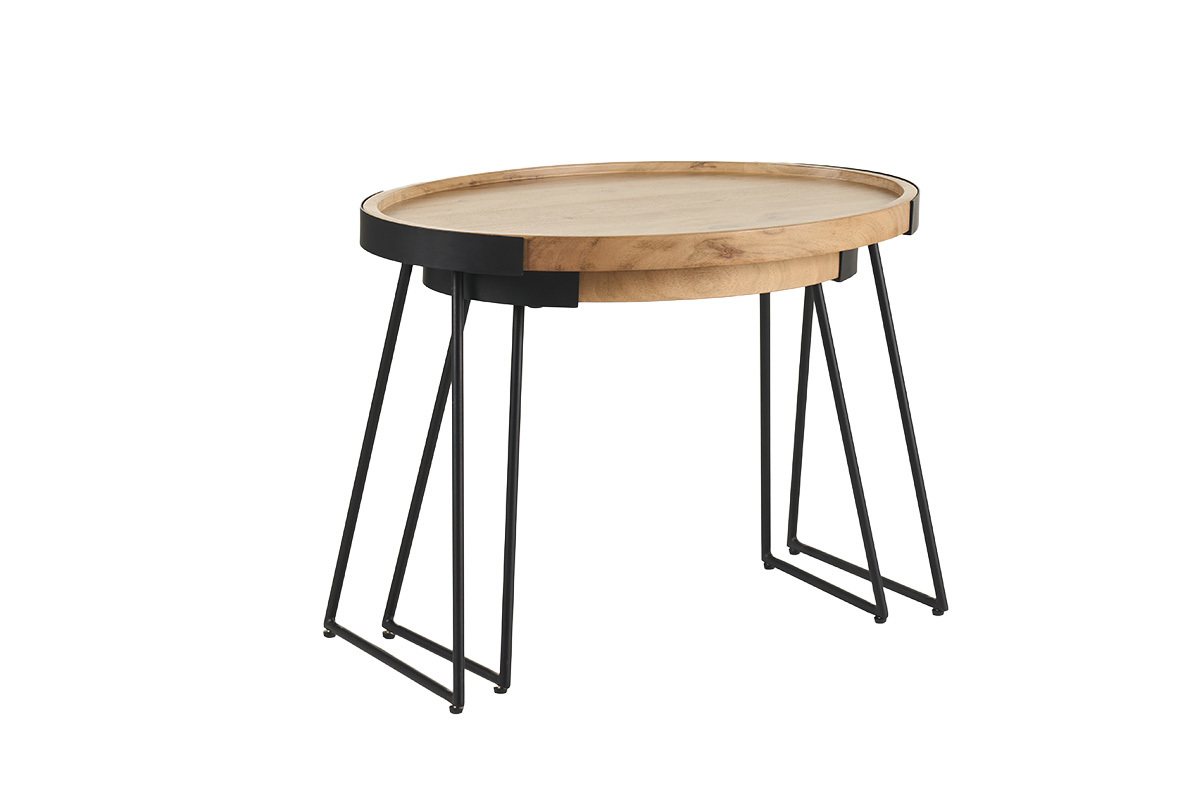 Table basse ronde en bois massif avec pi�tement en m�tal noir, vue de 3/4.