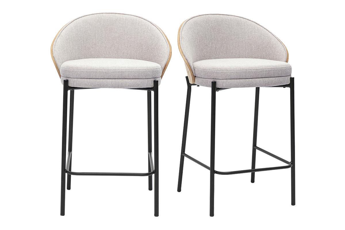 Deux tabourets de bar en tissu beige effet velours, bois clair et m�tal noir, vue de face.