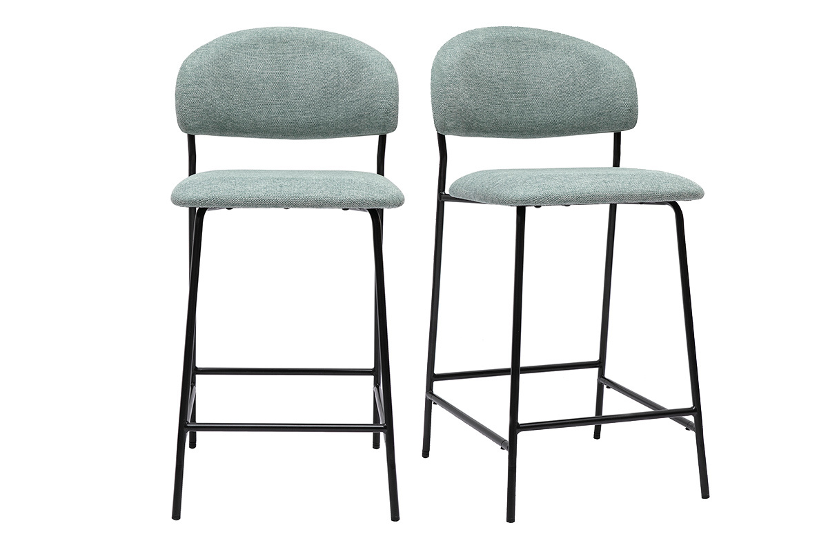 Deux tabourets de bar en tissu vert c�ladon avec pieds noirs, vue de face.