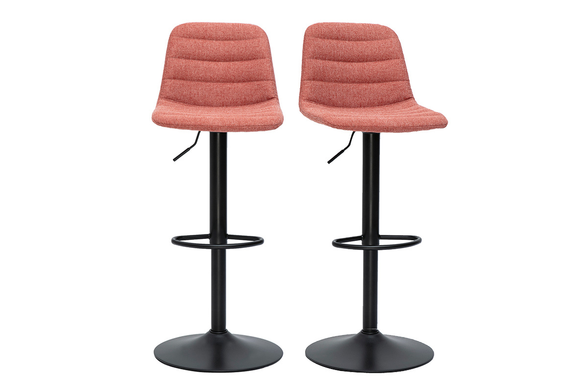 Deux tabourets de bar ajustables en tissu terracotta et m�tal noir, vue de face.